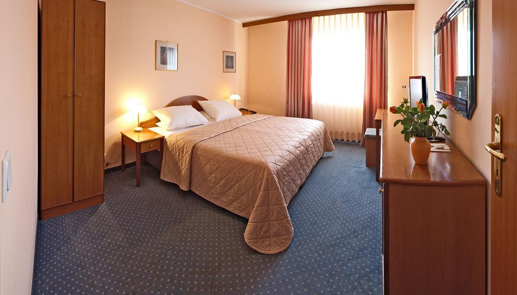 Hotel Rubin Dusseldorf Room photo